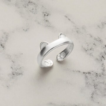 “They May See You Are Carrying a Lovely Cat” Hidden Love Cat Ring